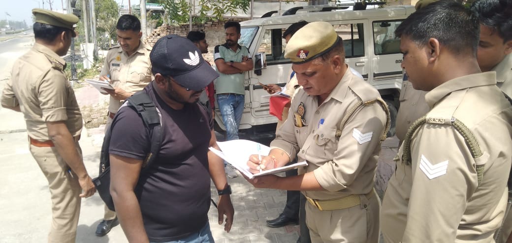 Daurala Police have caught more two lakh during checking from a youth in Meerut