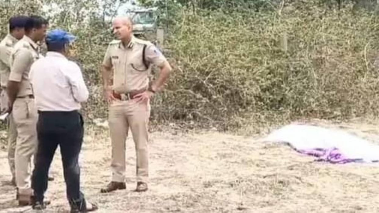 Ratlam News Dead body of semi-nude girl found in field along Javra-Mandsaur Highway