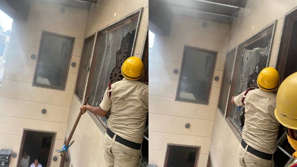 English Headline: Delhi Fire News: Two Girls Died After House Catches Fire in Sadar Bazar Area