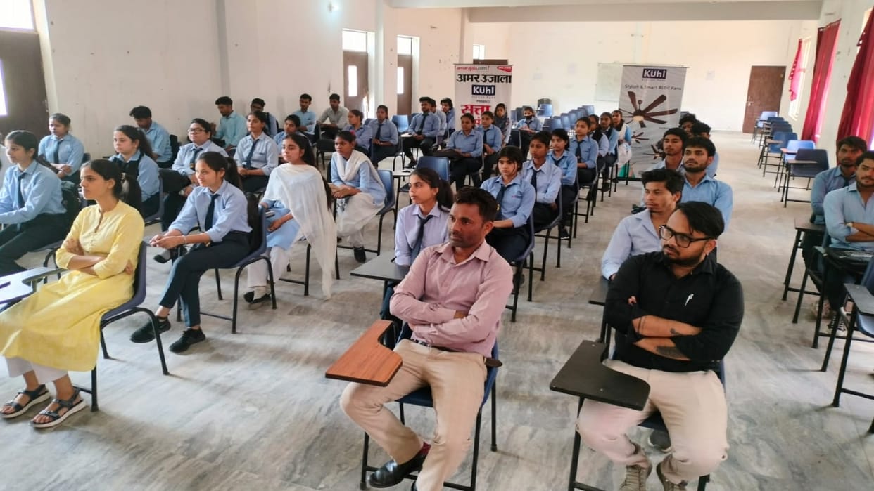 Lok Sabha Election 2024 Satta Ka Sangram Chunavi Rath Coverage talk to youth in Bulandshahr up News