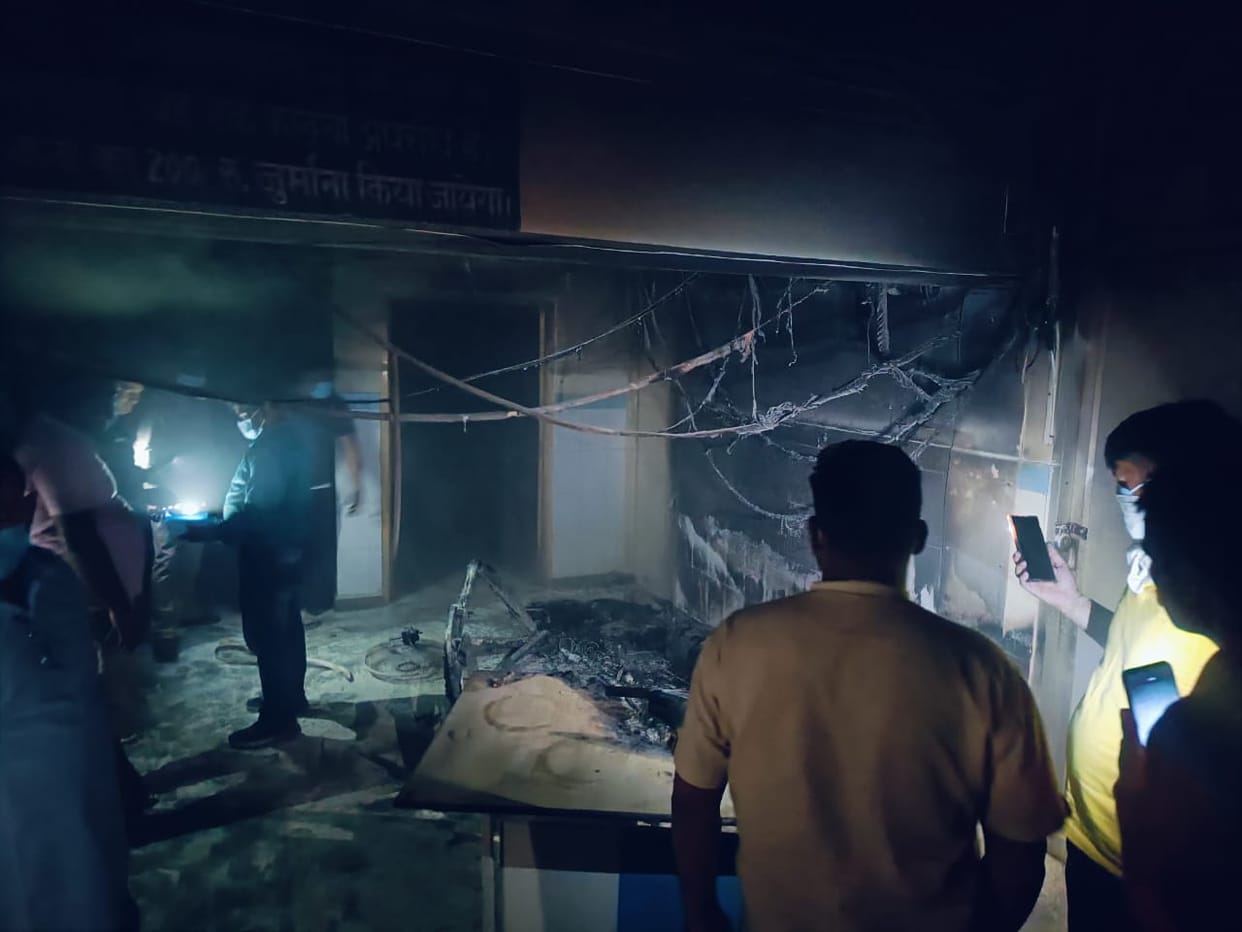 Uttarakhand News Fire broke out in verandah of MS office in Base Hospital of Srinagar Medical College