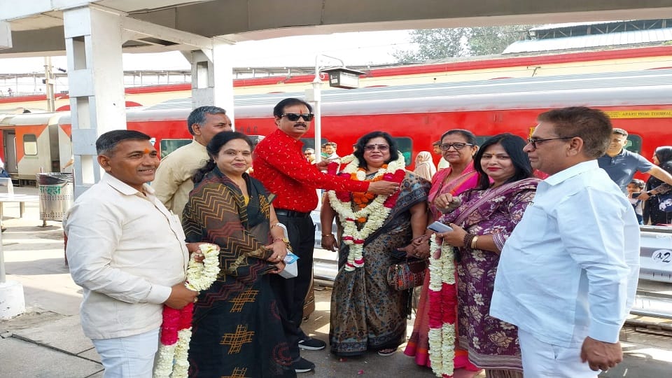 BJP Mahila Morcha State Vice President Rita Shastri reached Aligarh