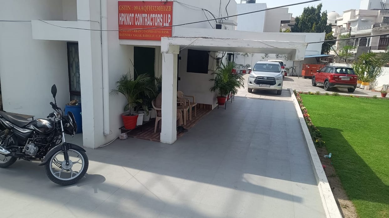 Income tax raid on the premises of businessman Ramesh Gangwar in Bareilly