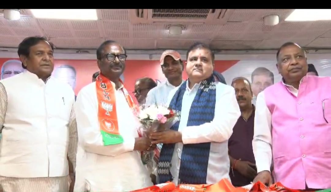 Uttarakhand Congress leader SP Singh Engineer Left Party and joins BJP Before LS Elections