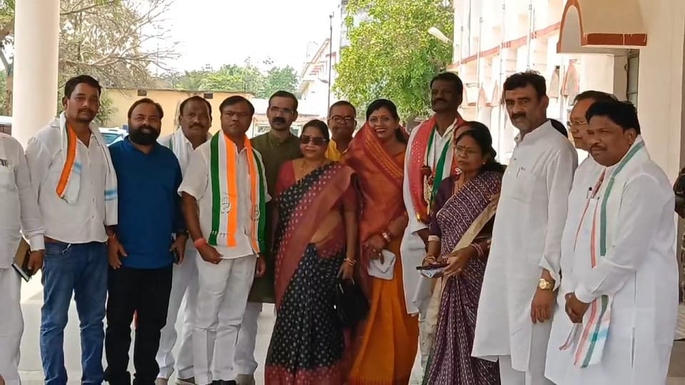 Congress candidate Biresh Thakur filed nomination state president Deepak Baij was also present in Kanker