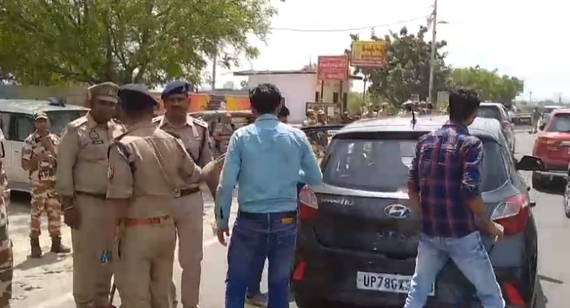 Rs 43.86 lakh found from businessmen during vehicle checking, police called flying escort team and handed it o