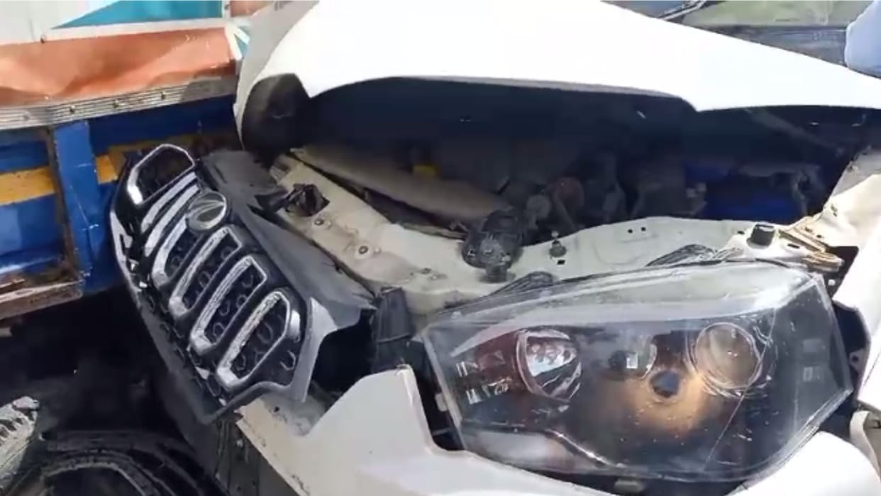 four injured and one seriously in Chairman convoy vehicle collides parked pickup