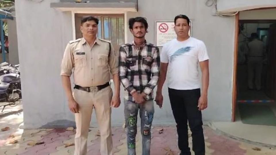 Were selling stolen clothes in the colony itself three including two minors arrested in Korba