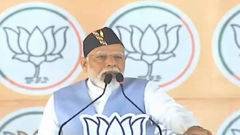 PM Modi targeted the opposition and asked questions to the public in rudrapur rally
