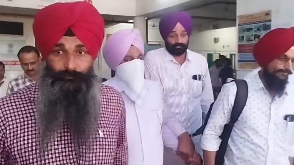 Tarntaran Civil Hospital SMO arrested in bribe case by vigilance