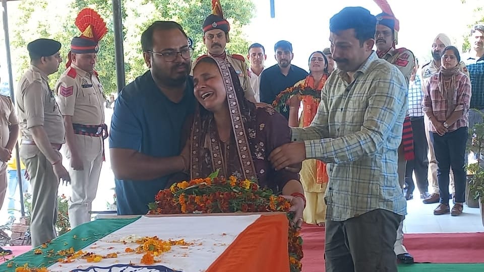 DGP rr swain Vows Aggressive Crackdown on Crime during Wreath laying ceremony of Martyr PSI Deepak Sharma