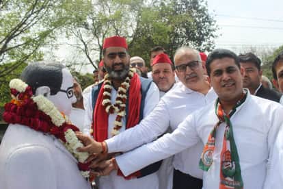 सपा प्रत्याशी अतुल प्रधान