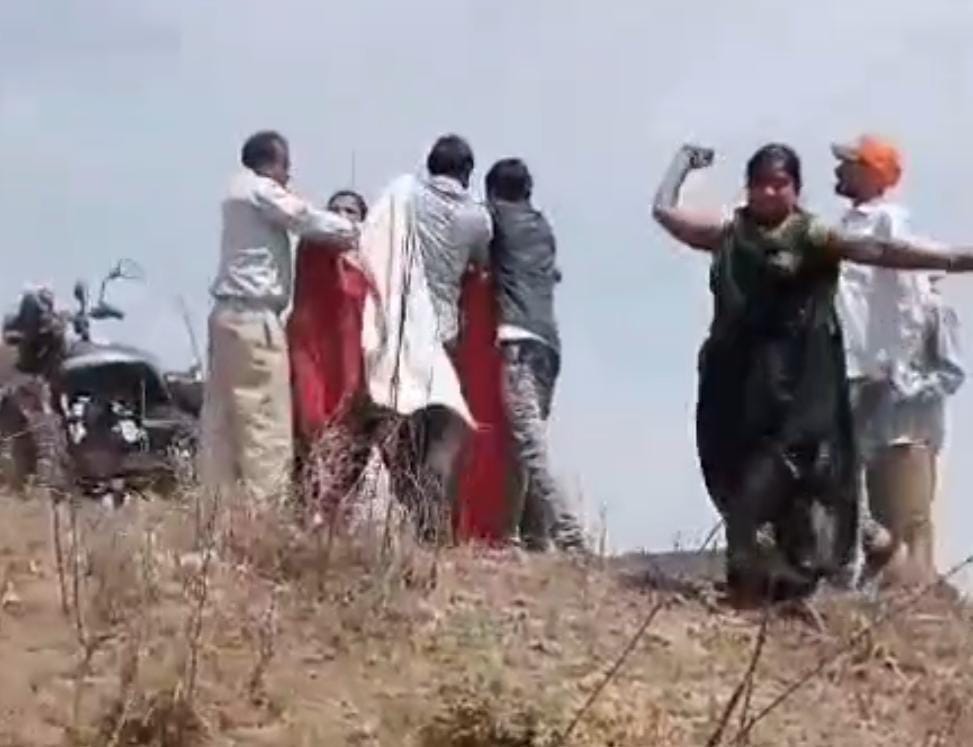 Azamgarh Violent clash over land dispute leaves three injured including two women police investigating