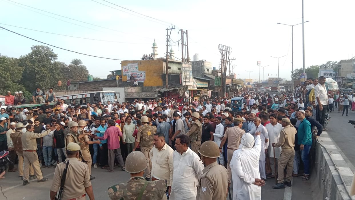 Four people have died in road accident in Shamli district
