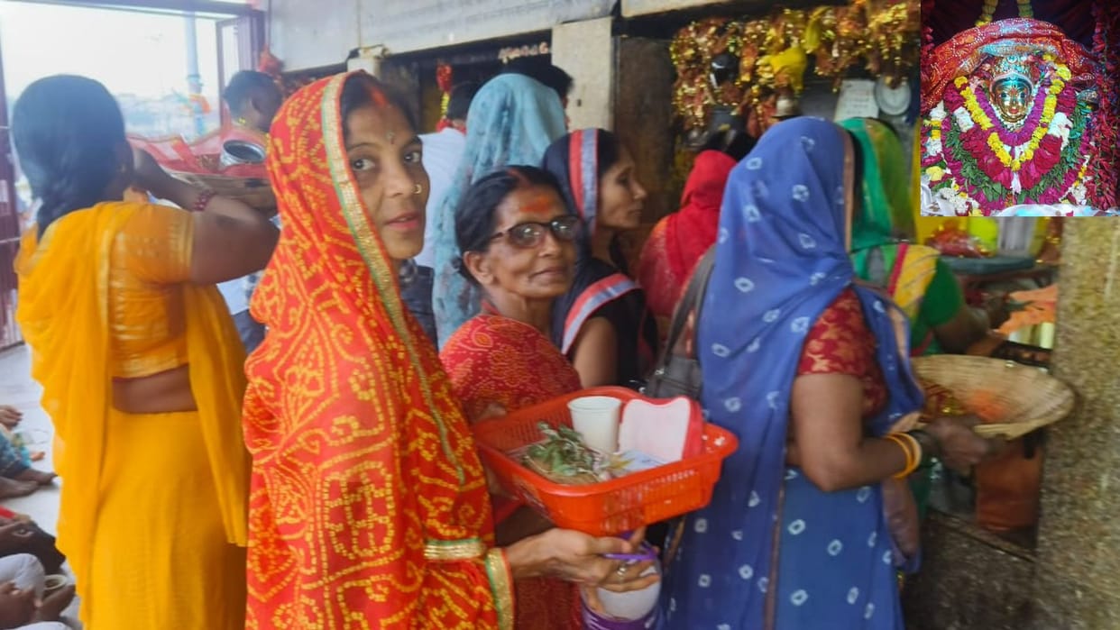 fiftee thousand devotees performed worship Shitala Maa in varanasi
