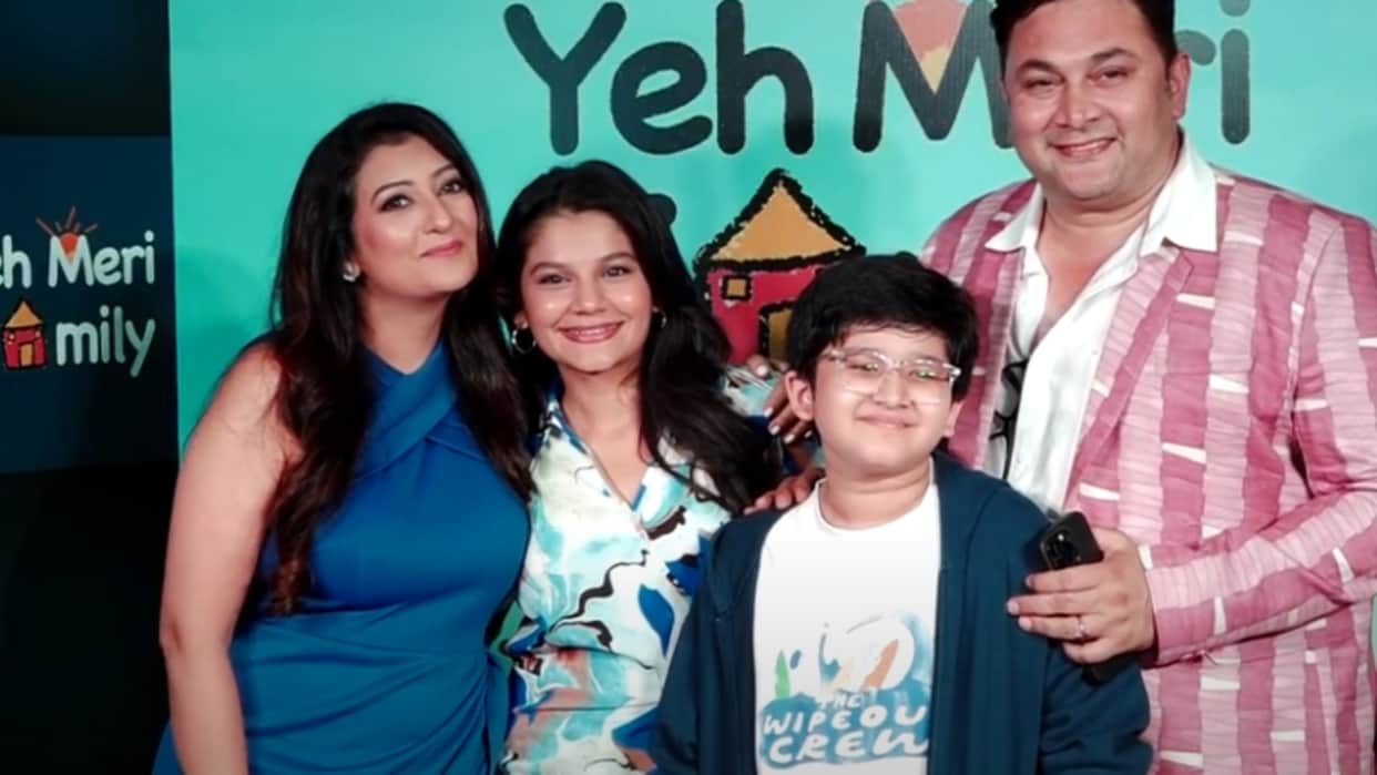 juhi parmar stole the show in screening rajesh kumar show yeh Meri Family S3 whole awasthi family was present
