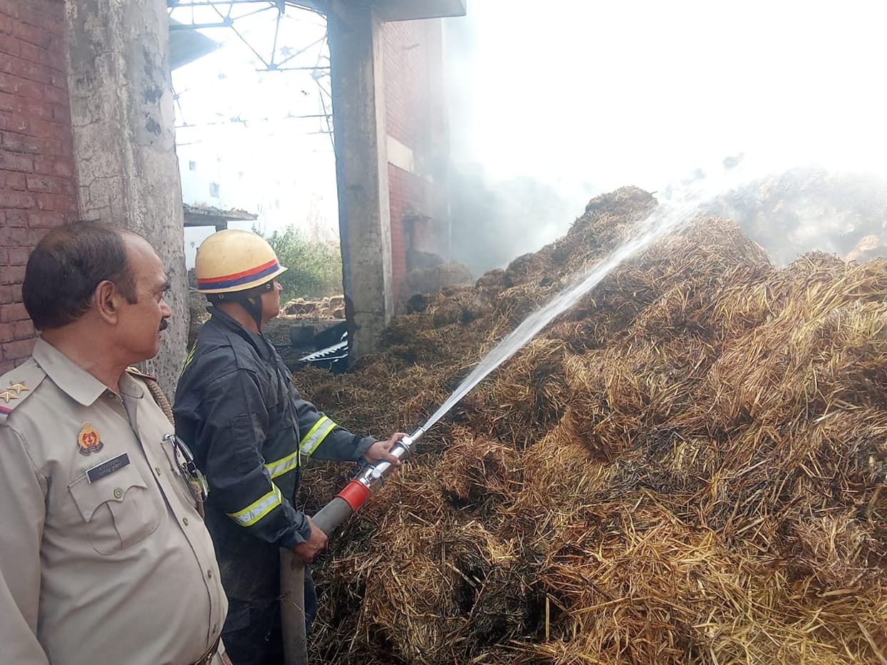 Fire breaks out in a factory in Shamli, Uttar Pradesh. Fire tenders at the spot