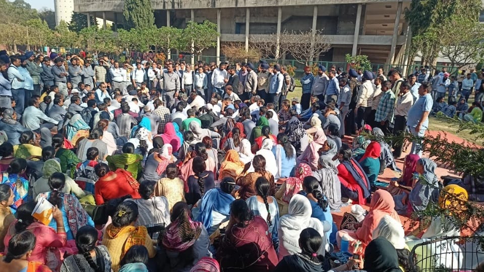 Chandigarh PGI contract employees strike second day