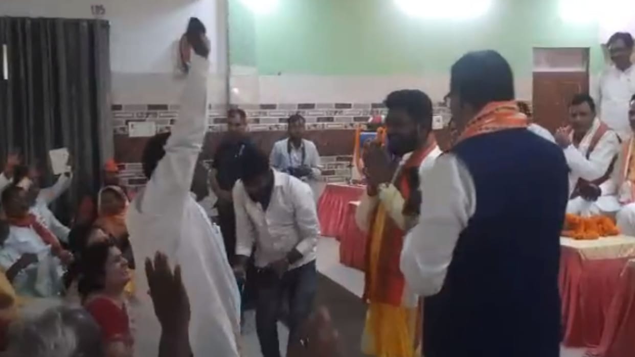 Deputy CM Brijesh Pathak facilitated reconciliation between Arvind Rajbhar and BJP workers