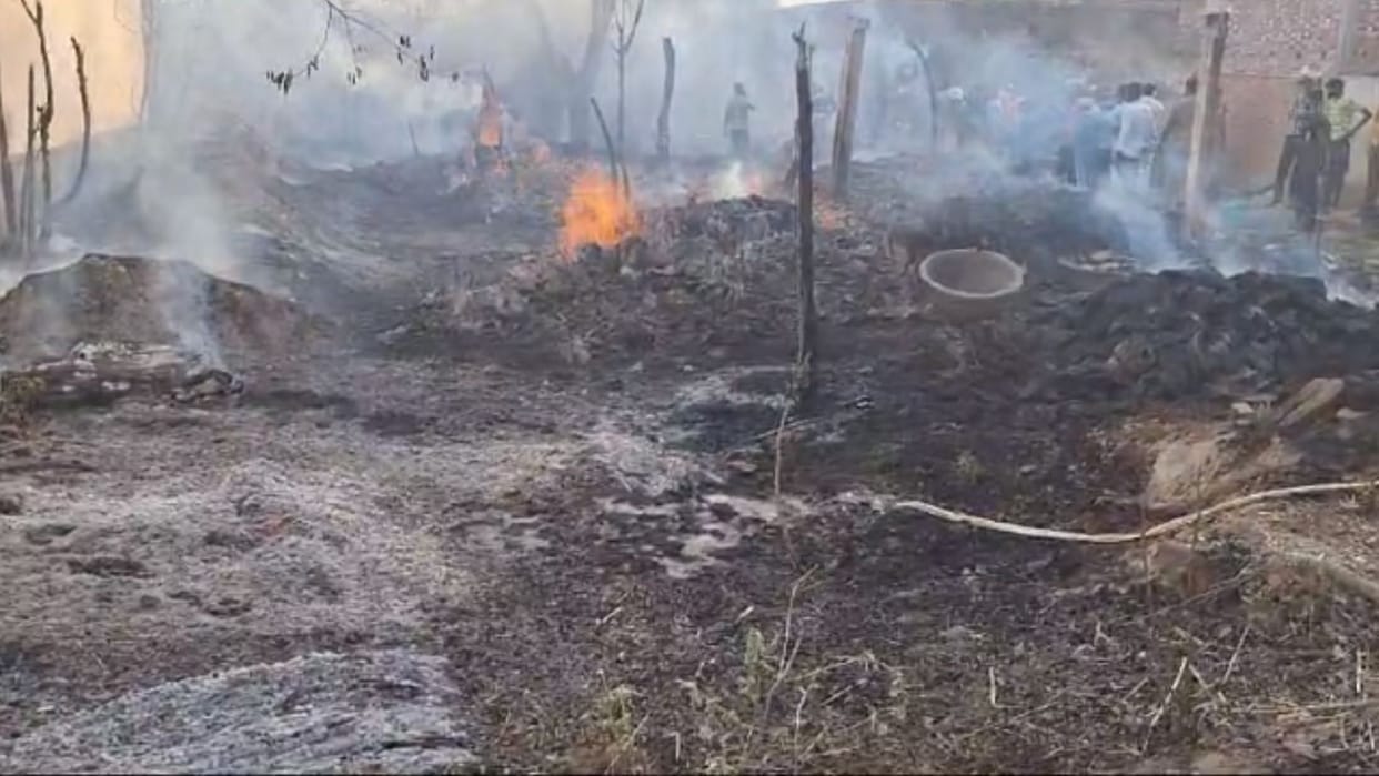 thirty residential roofs destroyed fire in jaunpur nine families homeless