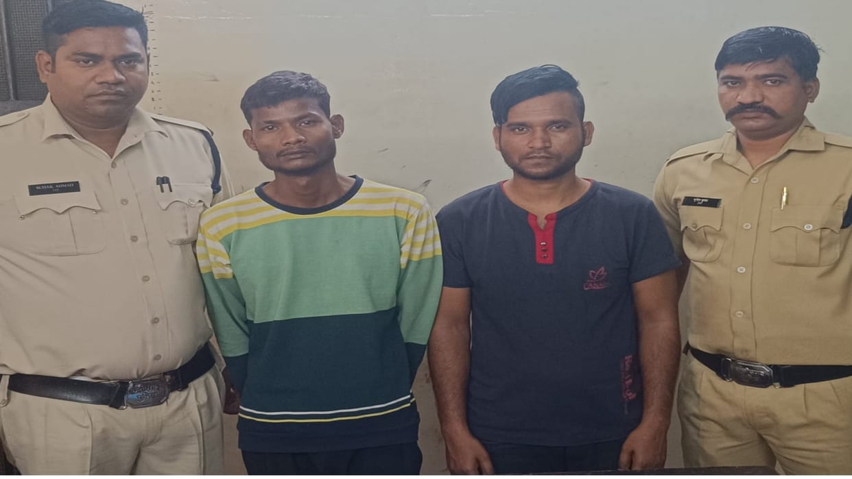 Raipur Crime: Two miscreants were out to sell intoxicating tablets; Police caught on the spot