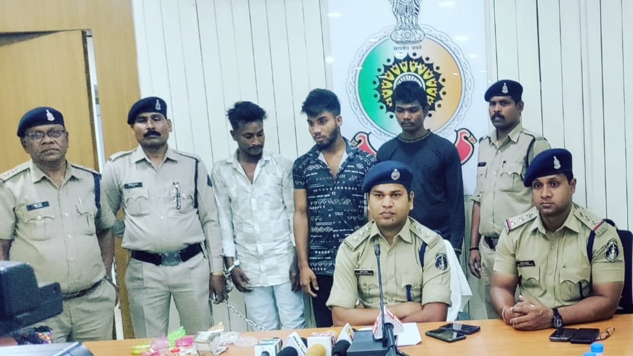 CG: thief recently released from jail; Escaped with gold and silver along with cash from house, arrested