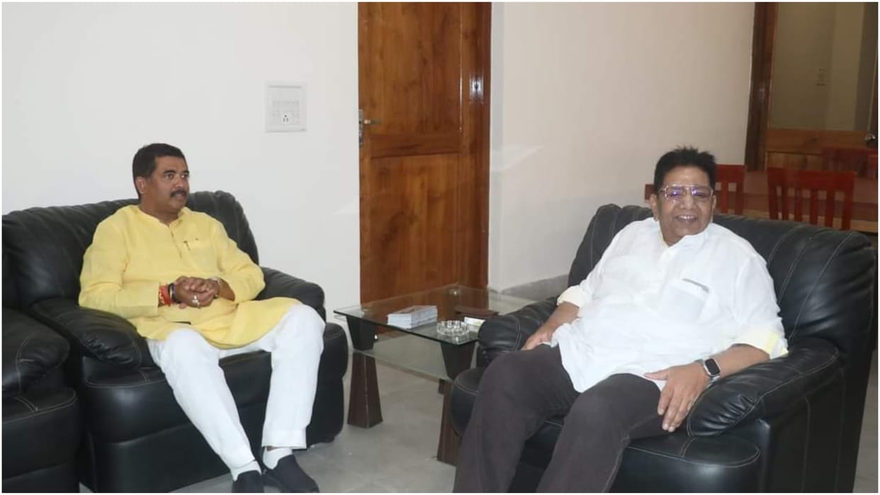 Lok Sabha Election 2024 : JDU candidate Santosh Kushwaha met Congress leader Pappu Singh, Pappu yadav,