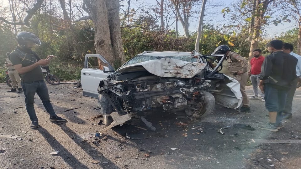 Nainital News: Husband and wife die after car hits tree in haldwani