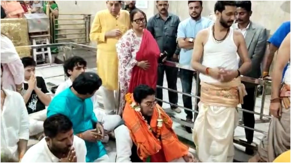 Ujjain News: Actor Ashutosh Rana along with the cast of Hamare Ram visited Baba Mahakal