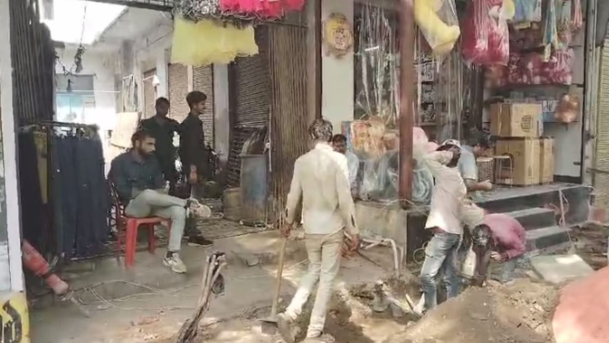 Varanasi Ropeway construction obstructing demolish shop and building