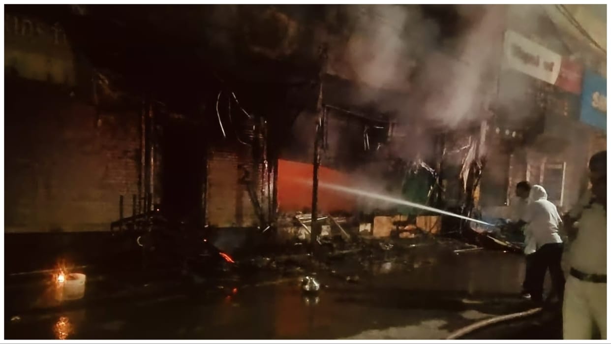 Rohtak: Goods in two shops burnt to ashes due to fire