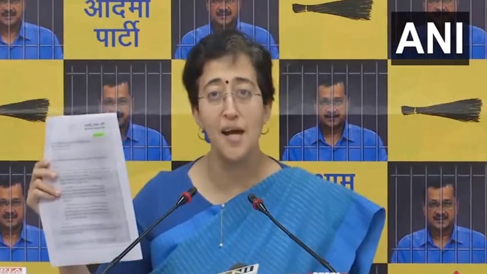 Election Commission sent notice to Atishi