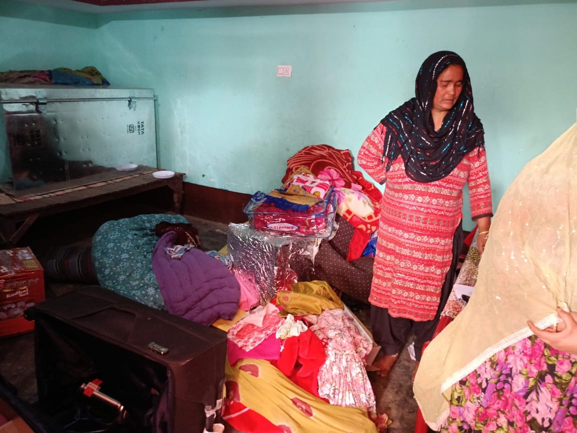 Miscreants took a family hostage and looted it in village of Bijnor