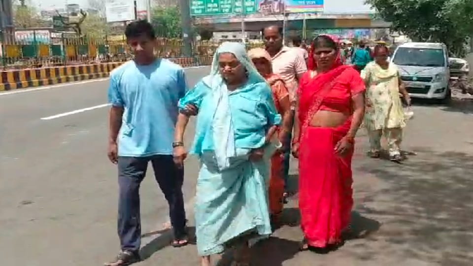 Roads and markets were closed before 24 hour in Ghaziabad due to PM Modi s road show