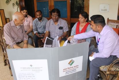 Lok Sabha Elections 2024 Uttarakhand voting from home First phase completed 11275 elderly disabled Give Vote