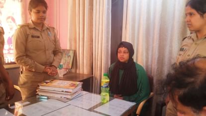 Gonda Nagar Palika Parishad chief arrested in enemy property case.