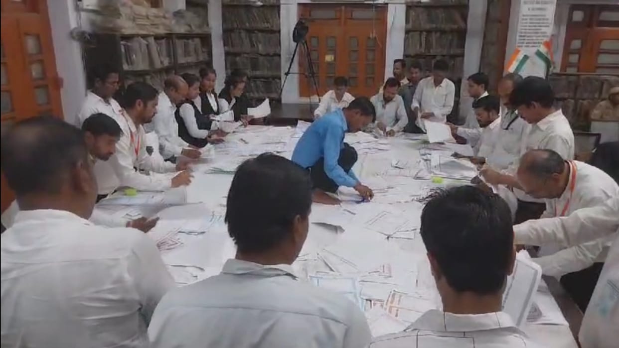 High Court Bar Association Elections: Counting begins with sorting of ballot papers, tough competition for the