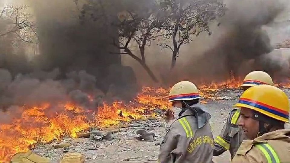 Huge fire in scrap warehouse panic due to explosions