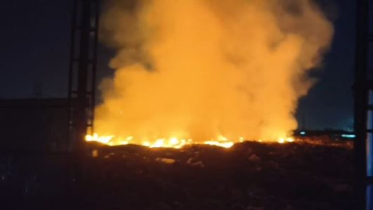 Alwar News: Fire breaks out in dumping yard, fire brought under control after half an hour's effort