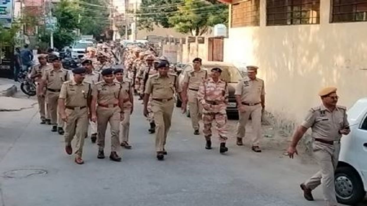 Jaipur News: Flag march of BSF and police personnel regarding elections, monitoring for emergency
