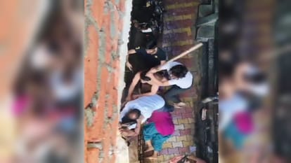 Baghpat Video: Deadly attack  family with knives and rods, many injured