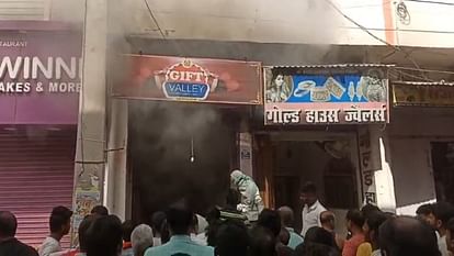 Bihar: Fire broke out in gift corner shop due to incense sticks during puja in Jamui