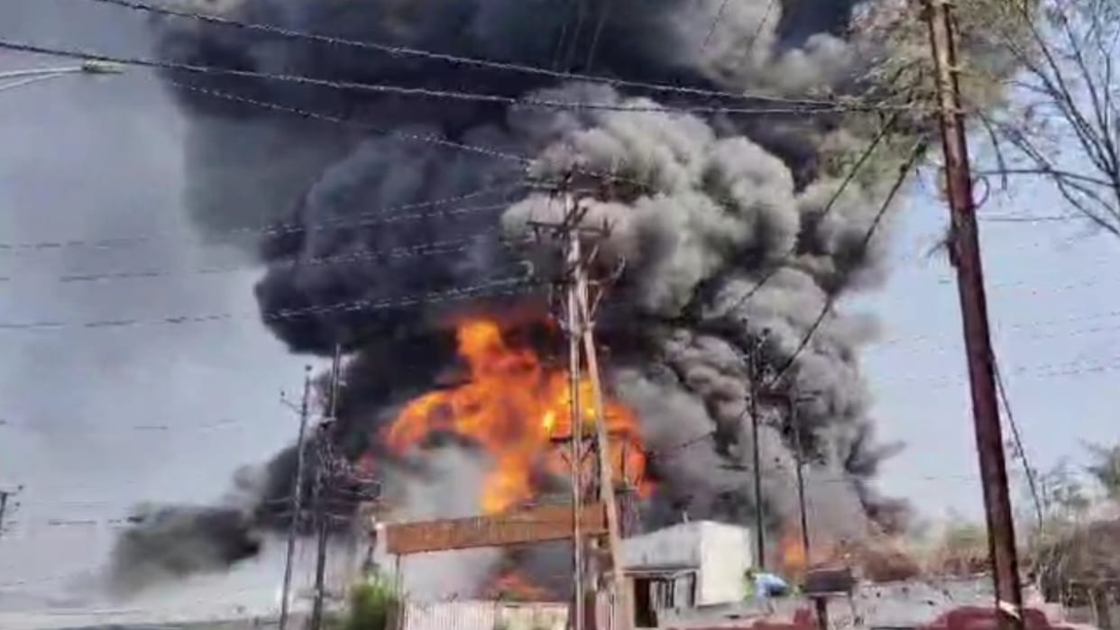 Raipur fire incident: Electricity went off all night in Gudhiyari, people spent night in fear; Loss 50 crore