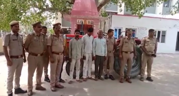 Tractor Trolley Loot, Four arrested including two brothers, important clues were found from CCTV, search for o