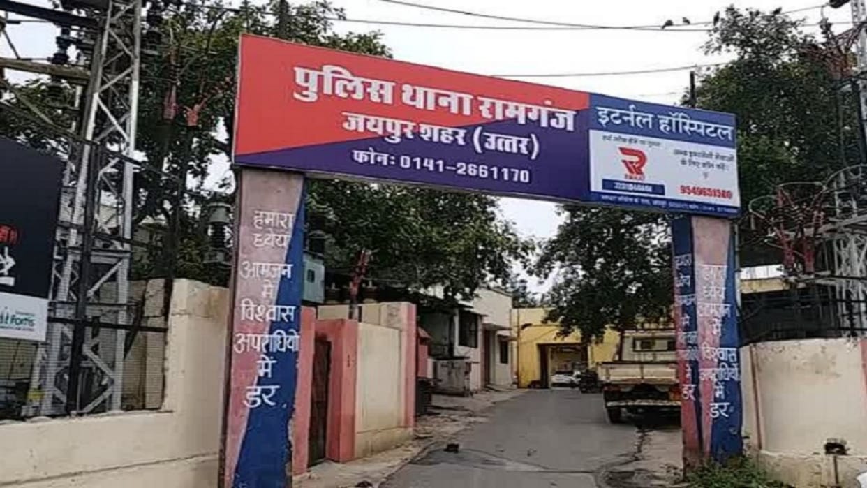 Jaipur News: Youth riding a bike at overspeed without a helmet collided with a truck, two died in the accident