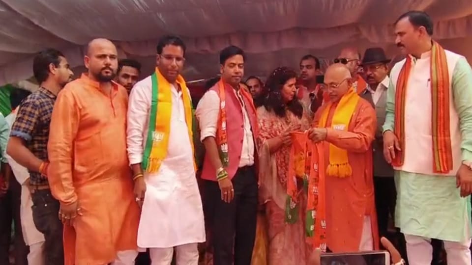 Politics intensifies after Shashidhar Jaiswal joins BJP attack and counterattack continues in Manendragarh