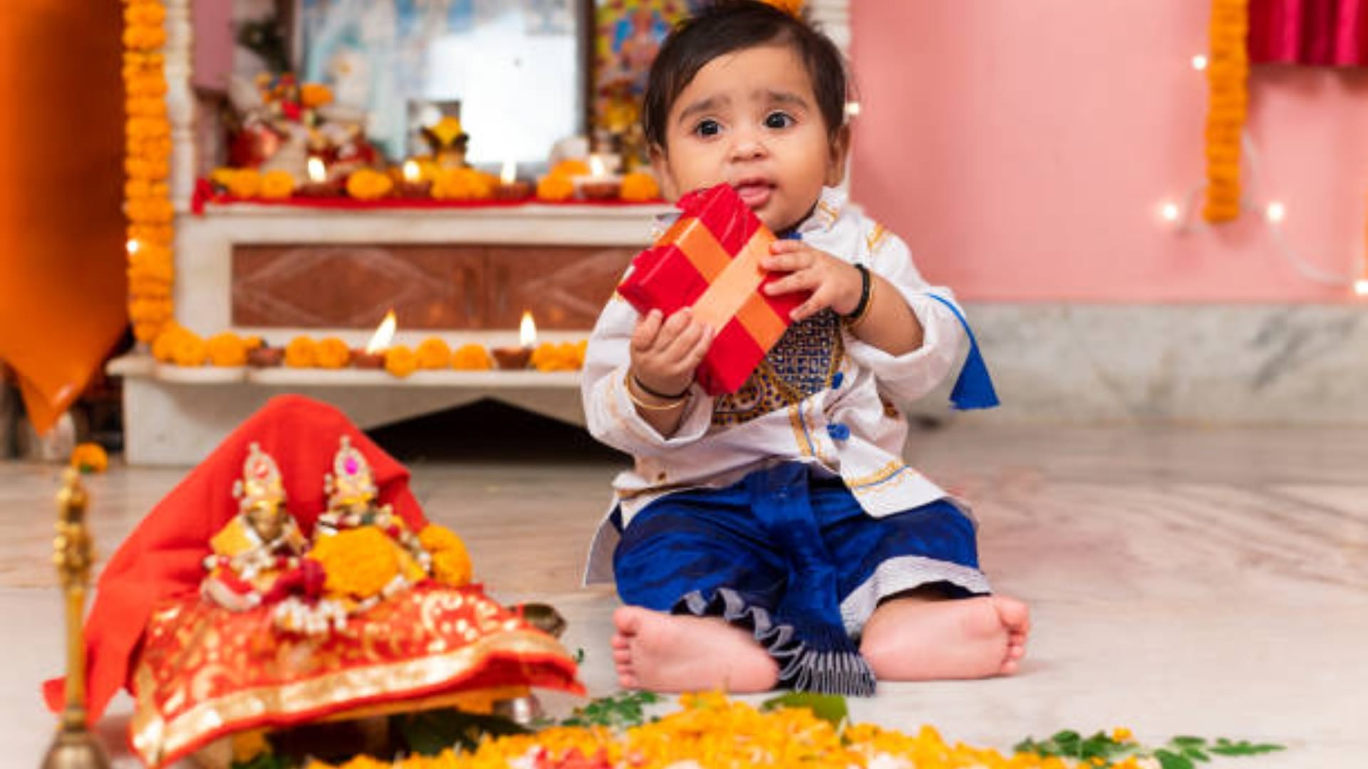 Vastu Tips can pictures of ancestors be kept in puja room know vastu niyam in hindi
