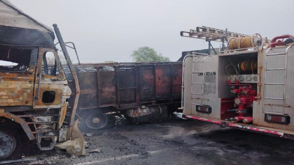 Sunday of accidents in Chhattisgarh trucks become ball of fire