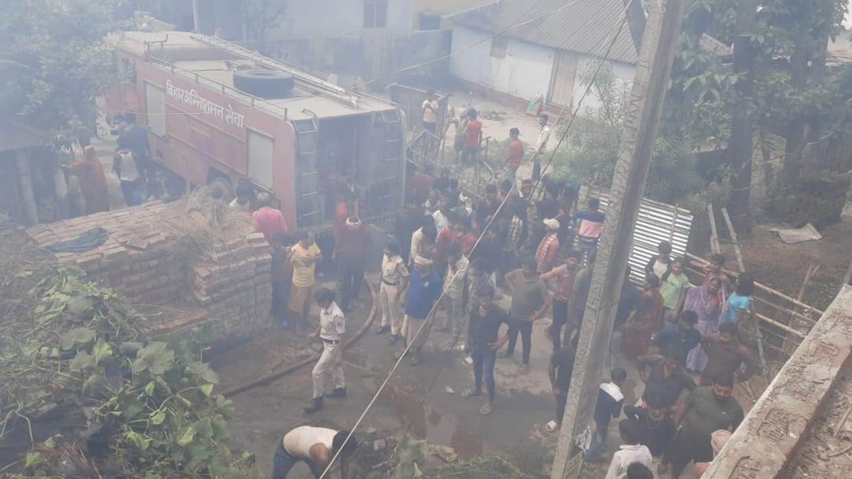 More than 25 houses burnt to ashes in the fire