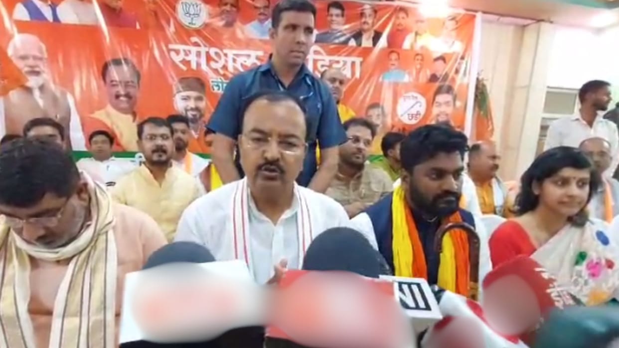 Deputy CM keshav prasad maurya said Akhilesh relationship with the mafia